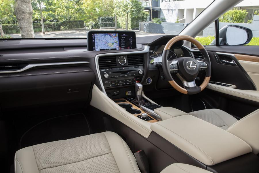 Торпедо Lexus RX450h 2019 года  (AU) (фото 3 из 6)